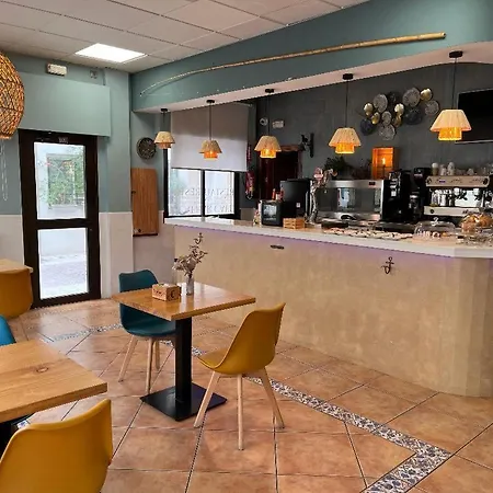 Macavi Guest house 2*