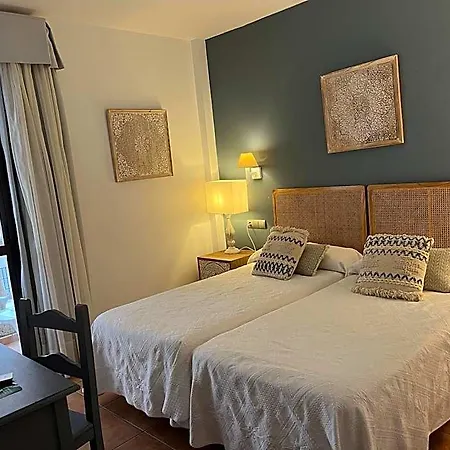 Macavi Playa Hotell 2*