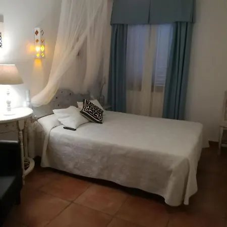 Macavi Guest house 2*